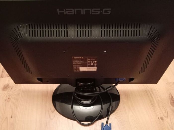 Hanns:g Hanspree 21.5" Monitor. 1 X Vga, Dvi, Built In Speakers. Good Condition. 2 X Units Available.