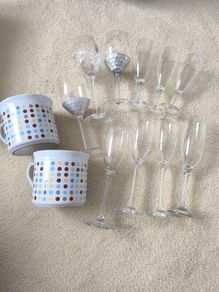 10 glasses and two cups