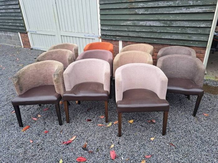 Tub chairs. Ideal for family gathering!