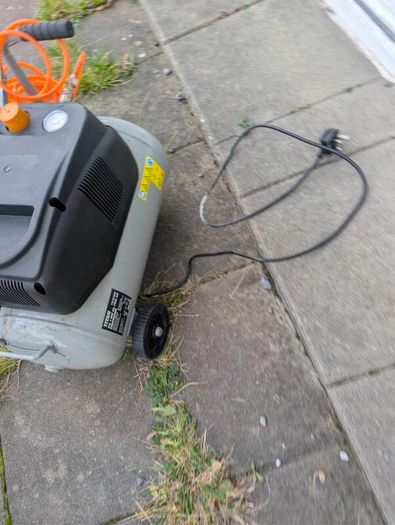Titan non oil electric air compressor
