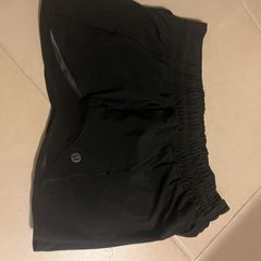 Ladies lululemon Hotty hot shorts
