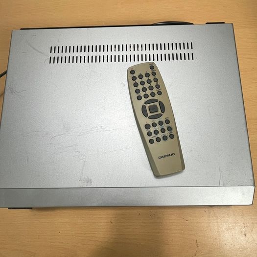 Daewoo ST220P VHS VCR Video Cassette Recorder Player + Remote - Tested Working