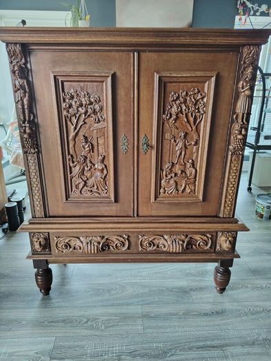 Beautiful antique oak cabinet