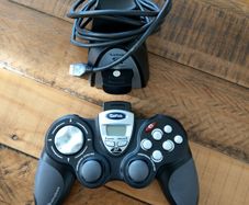 Saitek P3000 Wireless Gamepad and Docking Station