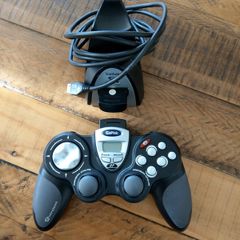 Saitek P3000 Wireless Gamepad and Docking Station