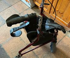 tri wheel walker