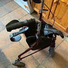 tri wheel walker / rollator