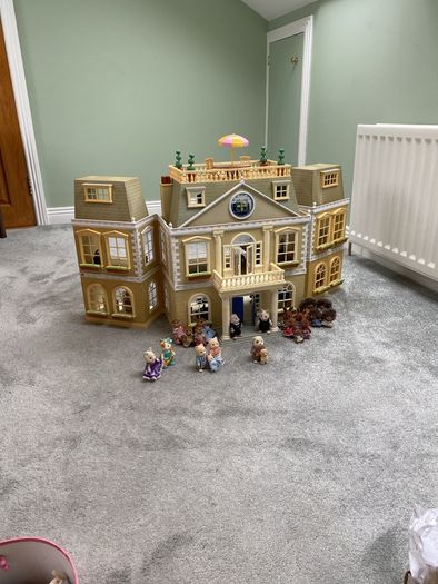 Sylvanian Hotel and families