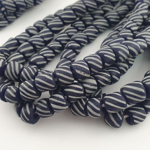 Vintage African white Stripe Black 7.0mm - 7.3mm Glass Beads Necklace