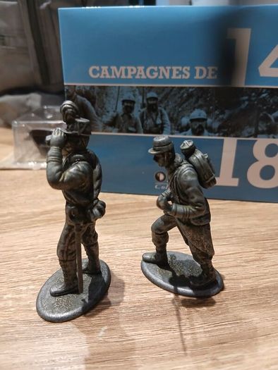 Atlas Editions Die-cast Ww1 Officer And Soldier