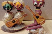 Vintage shell-art souvenir musicians