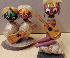 Vintage shell-art souvenir musicians