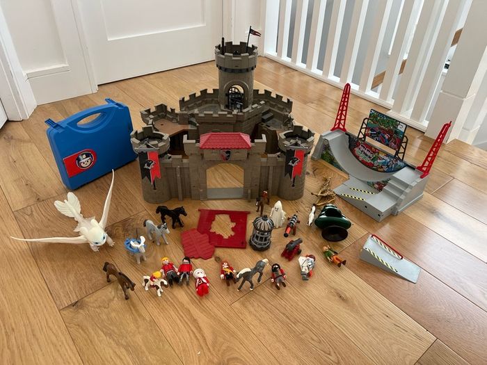 playmobil Castle, skatepark and assorted bits