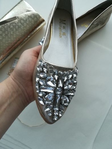 Gold Zara dress size XS(8-10) with matching heels and clutch