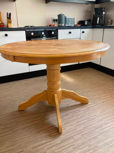 FREE!! Solid pine round table