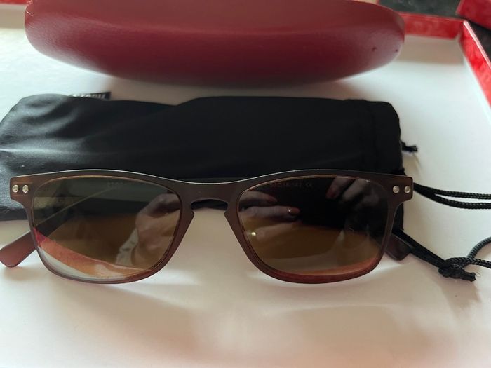 Storm Reading/ Sunglasses