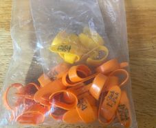 Slick thumbpicks 30 pieces (7 light/15 medium/8 speed)