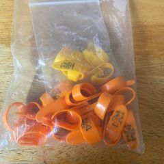 Slick thumbpicks 30 pieces (7 light/15 medium/8 speed)