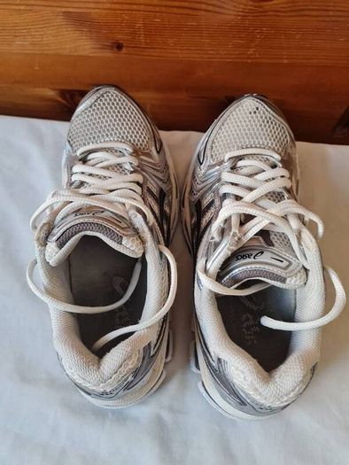 Asics gel kayano 14 grey/silver Size 4 eu 37.5 in excellent condition