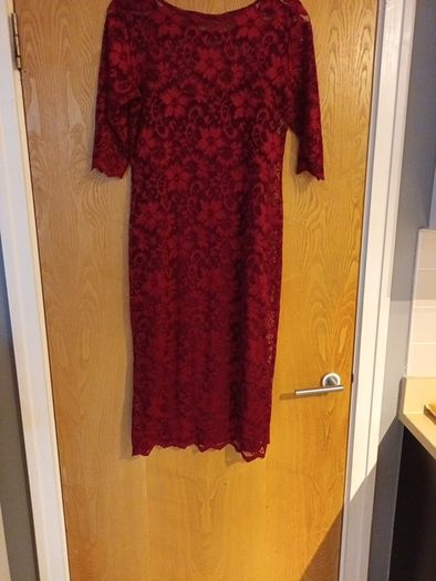 Jolie Moi Burgundy  Lace Dress. S. 14-16.   B.N.W.T.