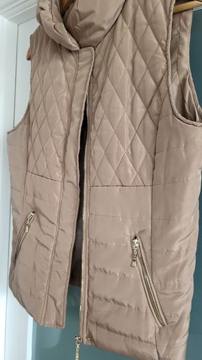 Gold tone light-weight padded gilet Sz L (Fit 12-14 UK)