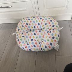 Baby cosy seat
