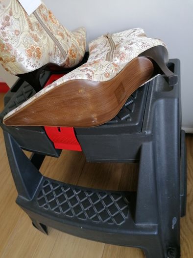 Women's Boot's NWT SIZE 8
