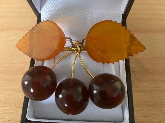 Vintage .6rk gold plated Russian Baltic Amber brooch