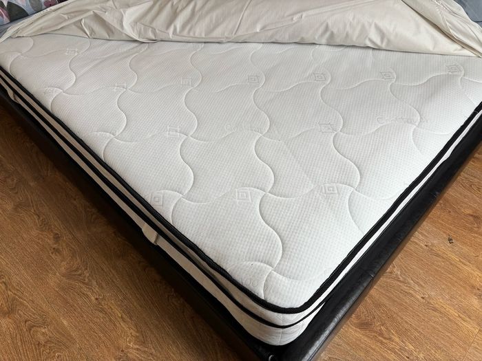 Double Mattress & Oasis Pocket Spring 2000 Pillow Top