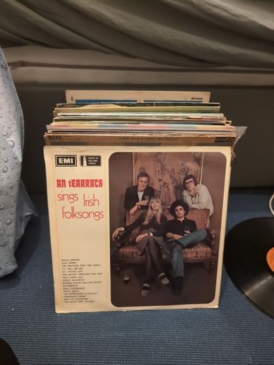 AN tEARRACH - Sings Irish Folksongs (LP, Album) Vinyl