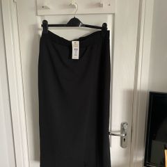 NWT Friends Like These black skirt