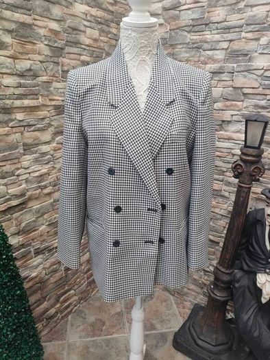 Black and White houndstooth blazer size 12 or  14 Postage included
