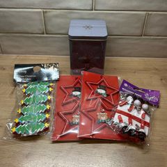 Christmas Decoration Bundle & free Tin