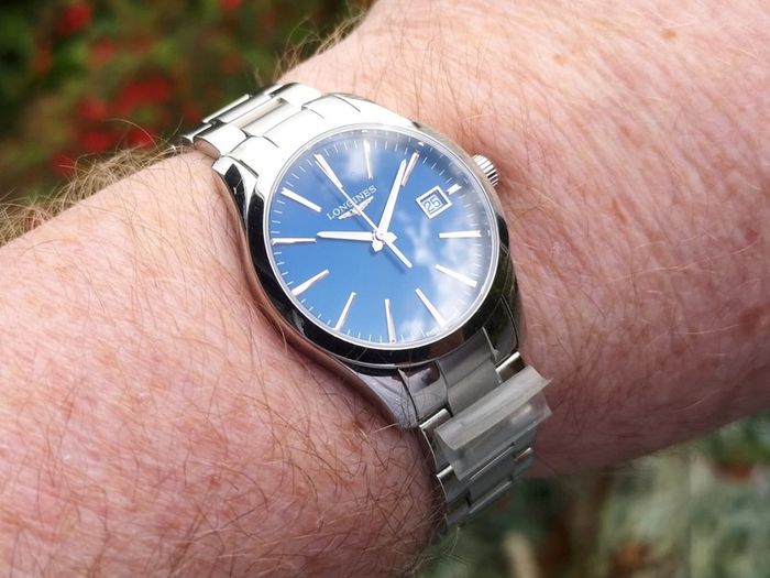 Longines Conquest Classic Unisex/Ladies 34mm Stainless Quartz Watch - As New Current Model