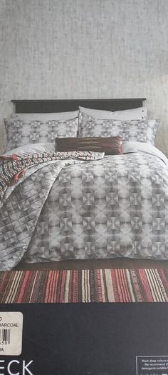 Bedeck King Size duvet cover and 2  Pillowcases and 1 Pair of 90x90 curtains