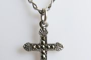 Vintage 925 Sterling Silver Cross Pendant Necklace with Marcasite detail