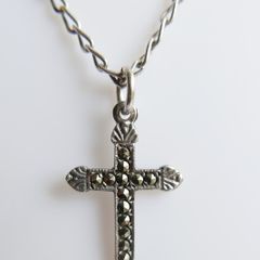 Vintage 925 Sterling Silver Cross Pendant Necklace with Marcasite detail