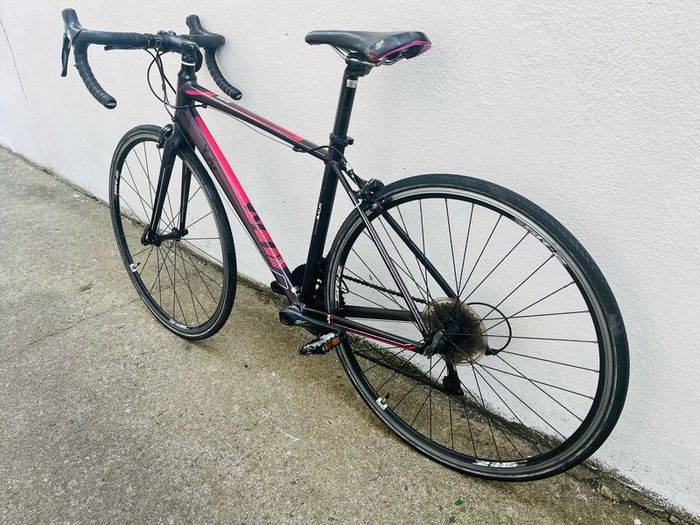 Giant Liv avail 1 road bike