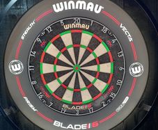Winmau Blade 6 Triple Core Dart Board
