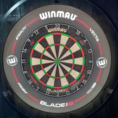 Winmau Blade 6 Triple Core Dart Board