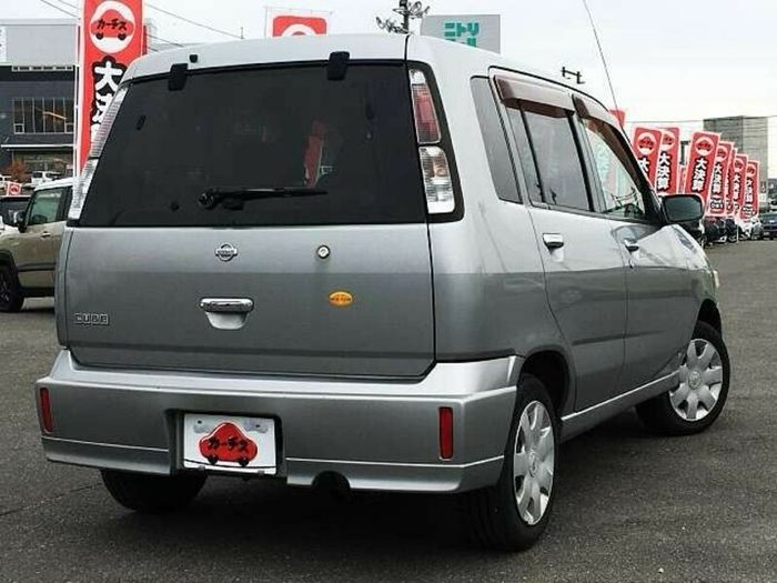 Wanted 1998-2000 Z10 Nissan Cube