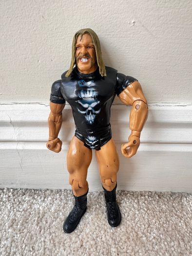 WWE Jakks 2003 Ruthless Aggression TRIPLE H Wrestling Action Figure Used Left hand is too loose  or probably broken something sounds inside like a rattle Please see photos