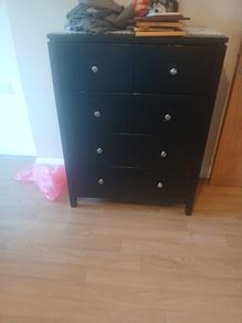 chest of drawers