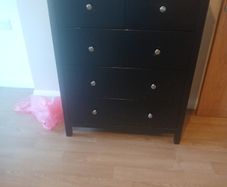 chest of drawers