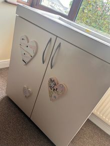 Large baby changing unit with storage