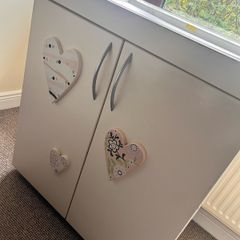 Large baby changing unit with storage