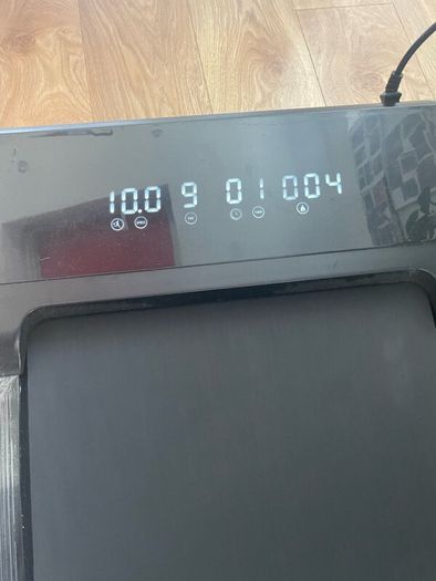 Walking and running incline treadmill