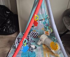 Baby activity mat tent & tummy time toys