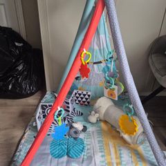 Baby activity mat tent & tummy time toys