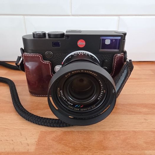 Leica M10